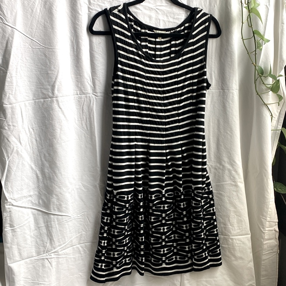 Max Studio tank dress with nice detailing puckered lower skirt texture M worn 2x